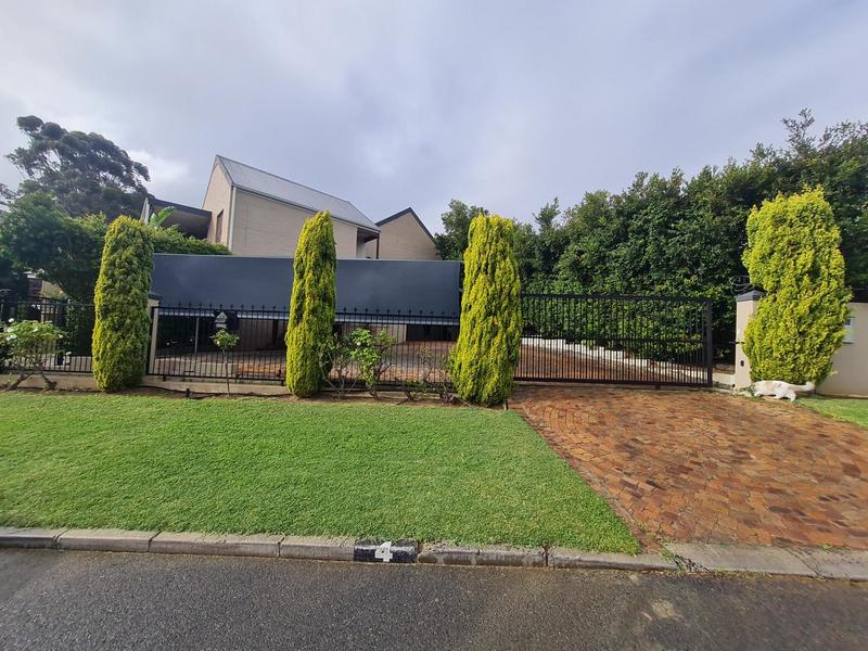 To Let 4 Bedroom Property for Rent in Rome Glen Western Cape